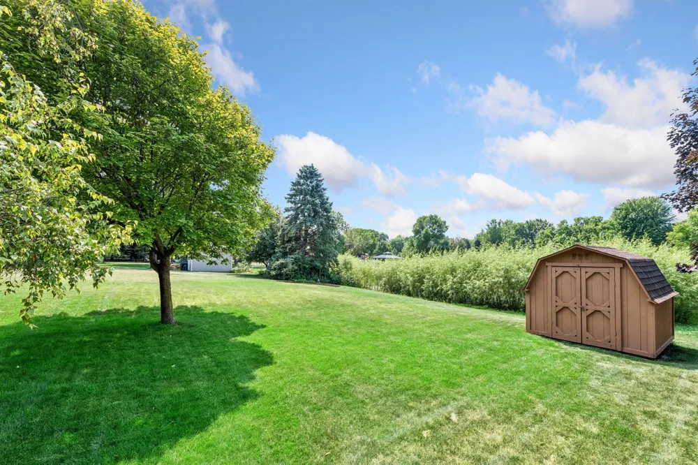 8585 Chanhassen Hills Drive S Chanhassen, MN 55317