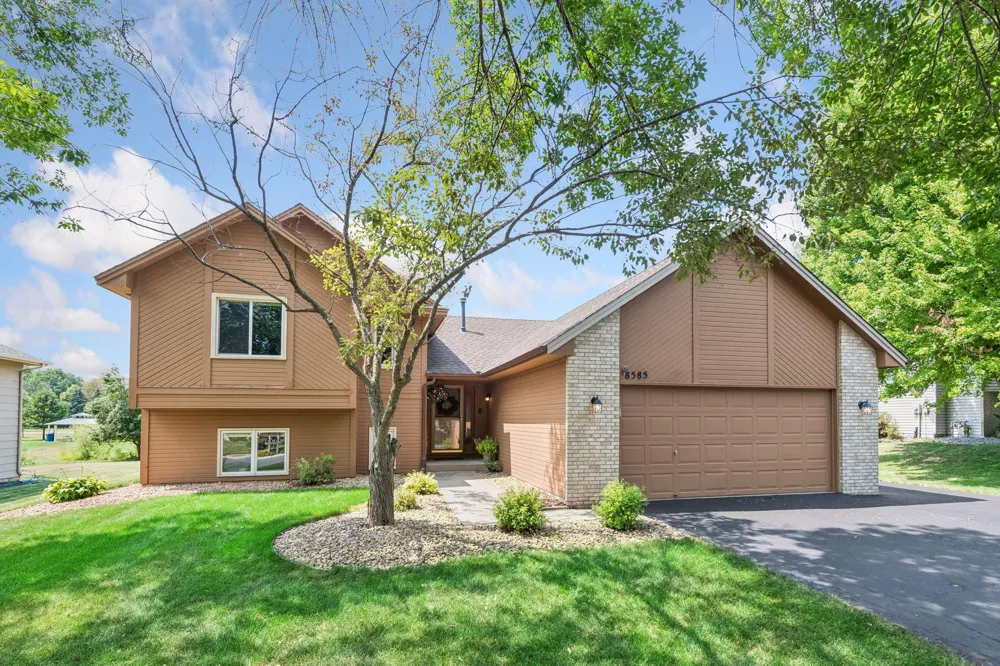 8585 Chanhassen Hills Drive S Chanhassen, MN 55317