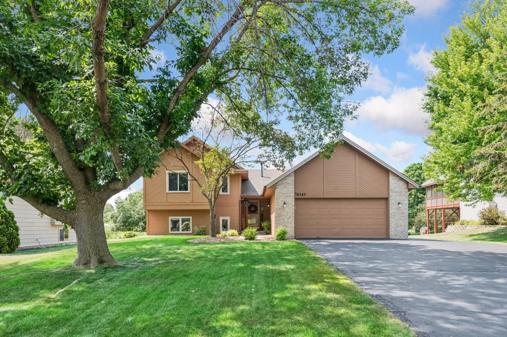 8585 Chanhassen Hills Drive S Chanhassen, MN 55317