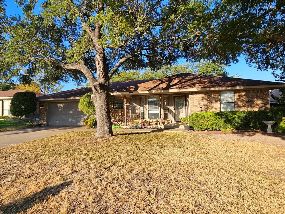 1418 Prairie Wind Stephenville, TX 76401
