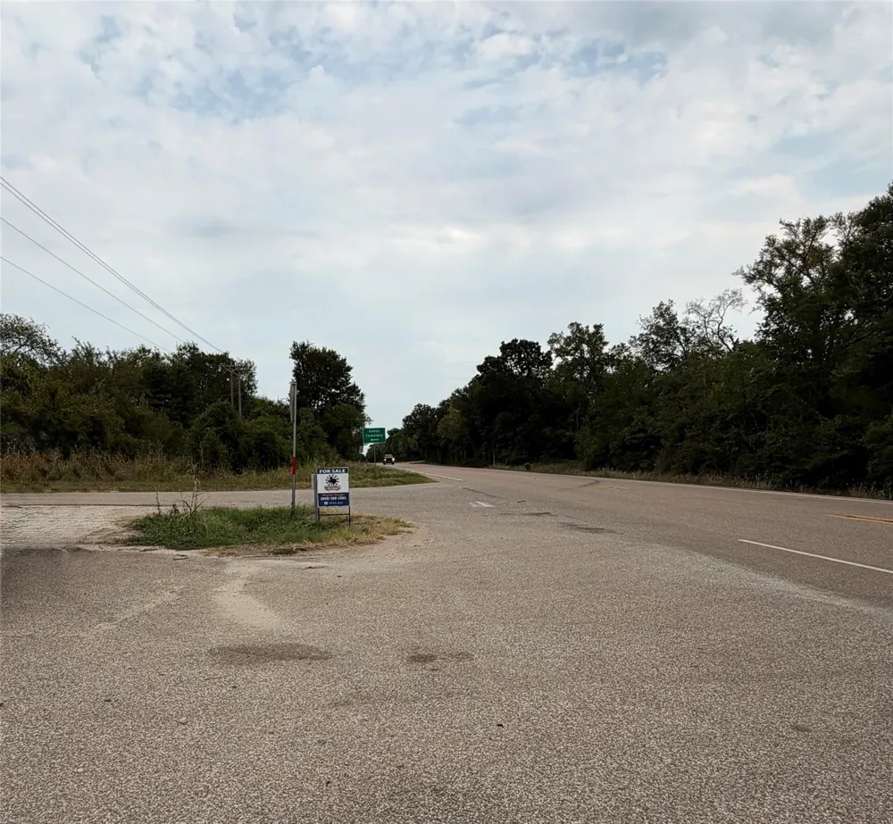 1421 Fm 39 S Donie, TX 75838