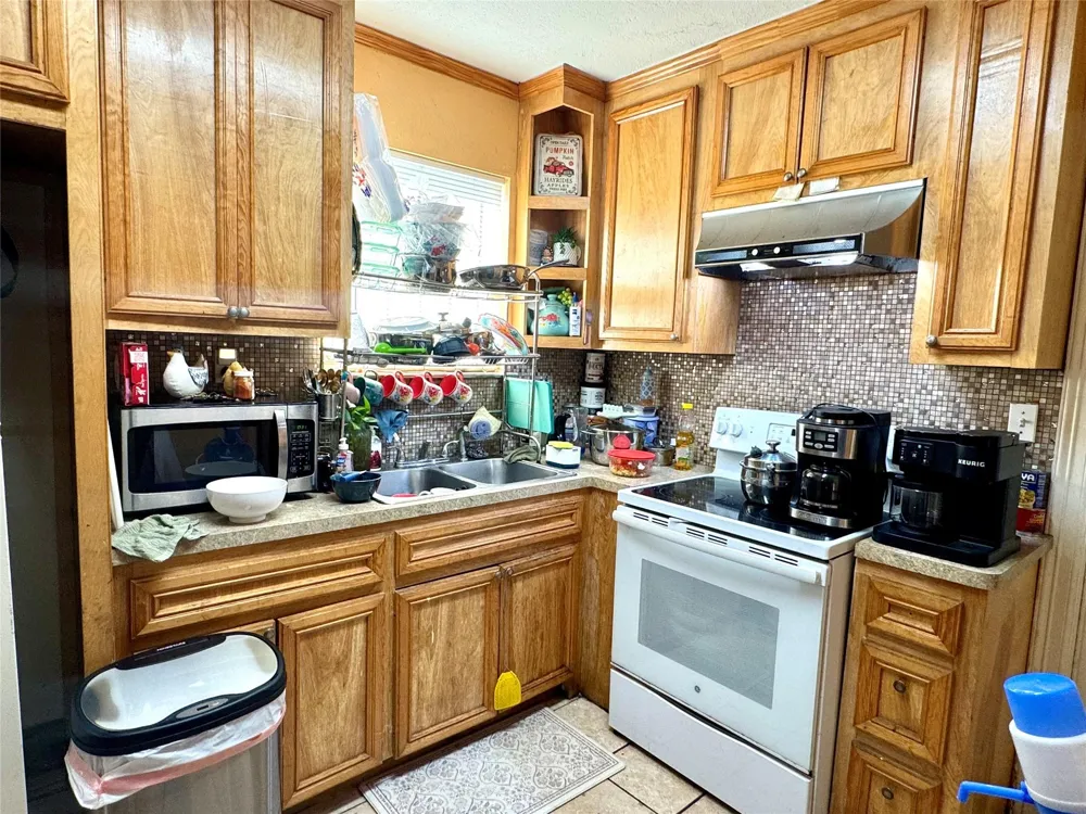 9105 Exeter Street Houston, TX 77093