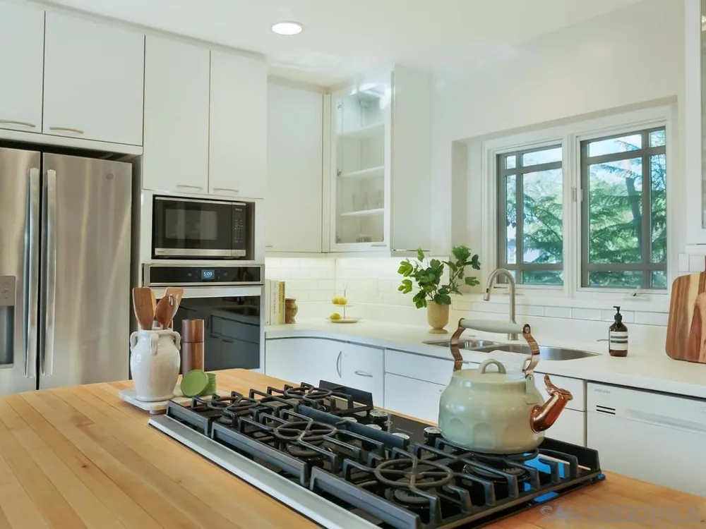 4760 Miracle Dr San Diego, CA 92115
