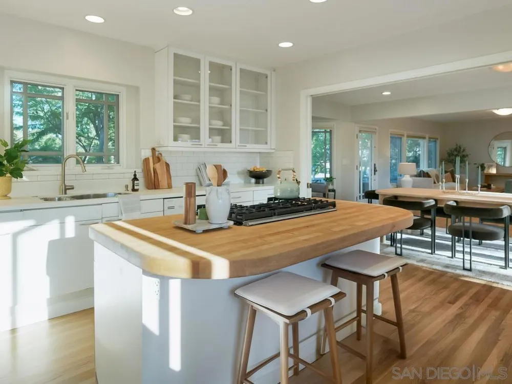 4760 Miracle Dr San Diego, CA 92115