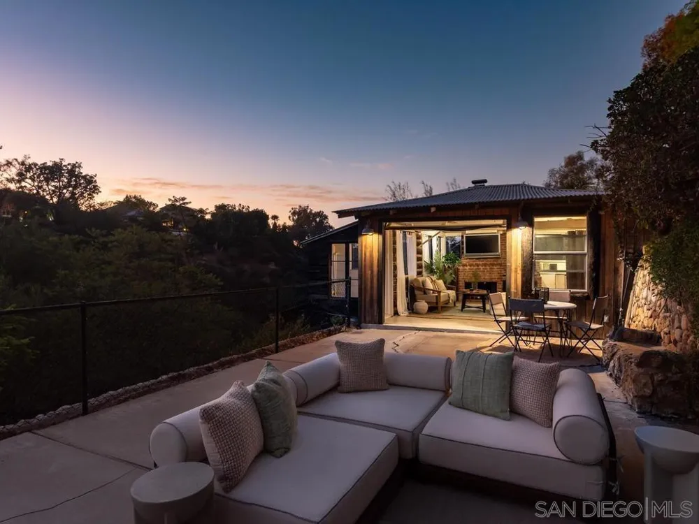 4760 Miracle Dr San Diego, CA 92115