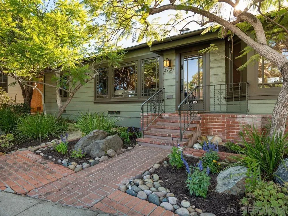 4760 Miracle Dr San Diego, CA 92115