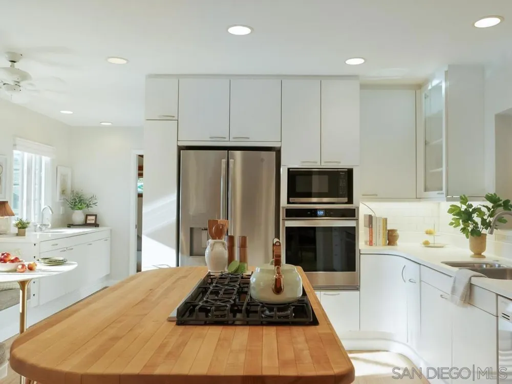4760 Miracle Dr San Diego, CA 92115