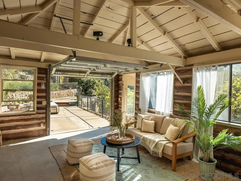 4760 Miracle Dr San Diego, CA 92115