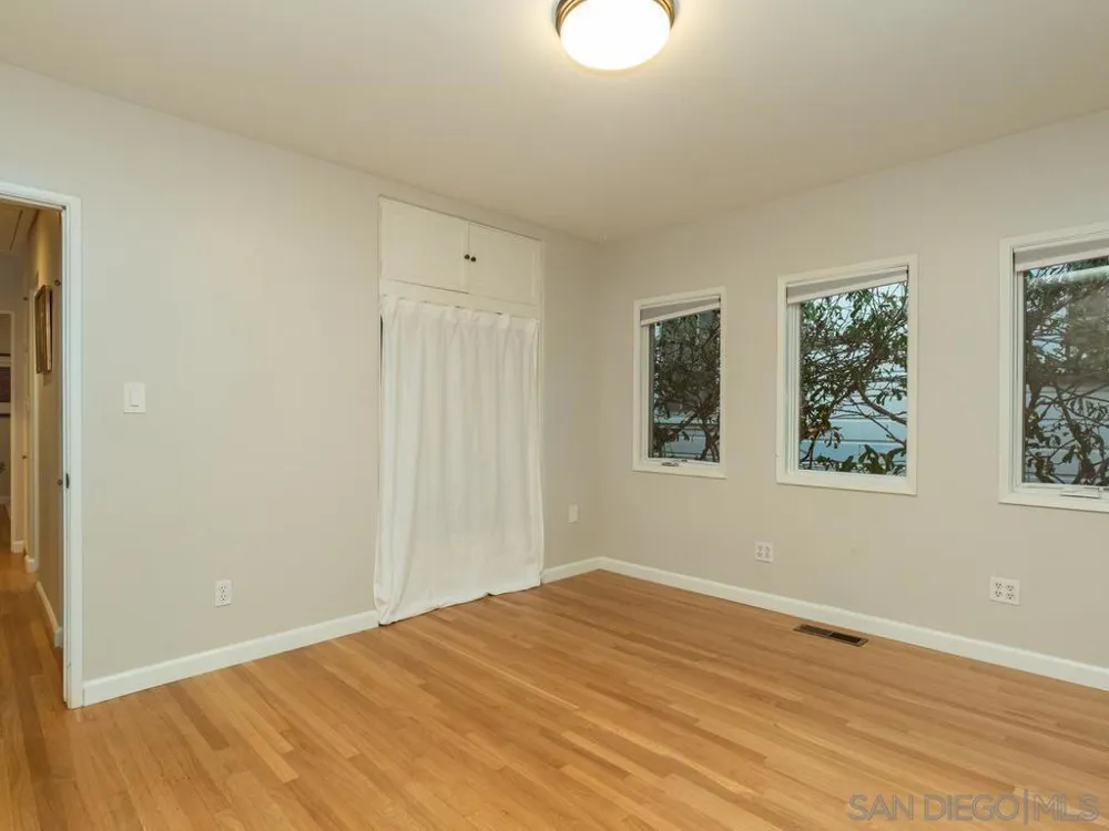 4760 Miracle Dr San Diego, CA 92115