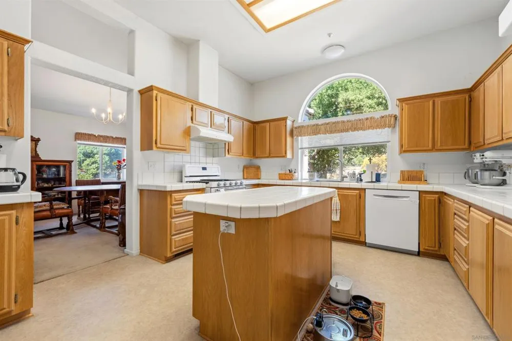 39506 S Clement St. Boulevard, CA 91905