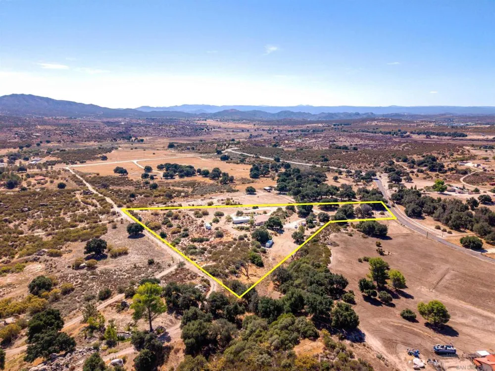 39506 S Clement St. Boulevard, CA 91905