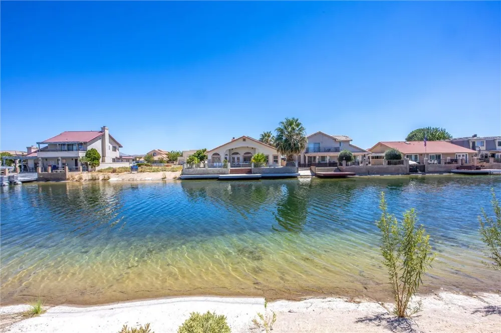 14441 Ironsides Helendale, CA 92342
