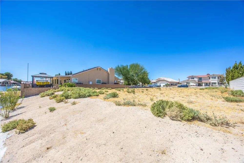 14441 Ironsides Helendale, CA 92342