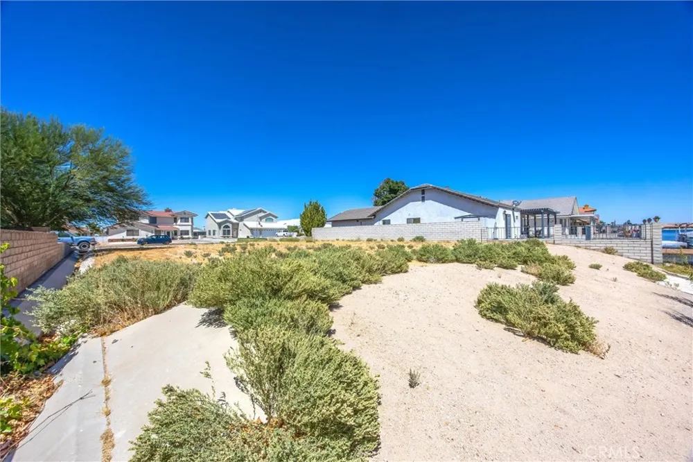 14441 Ironsides Helendale, CA 92342