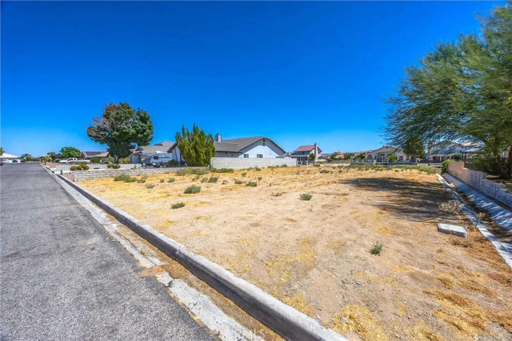14441 Ironsides Helendale, CA 92342