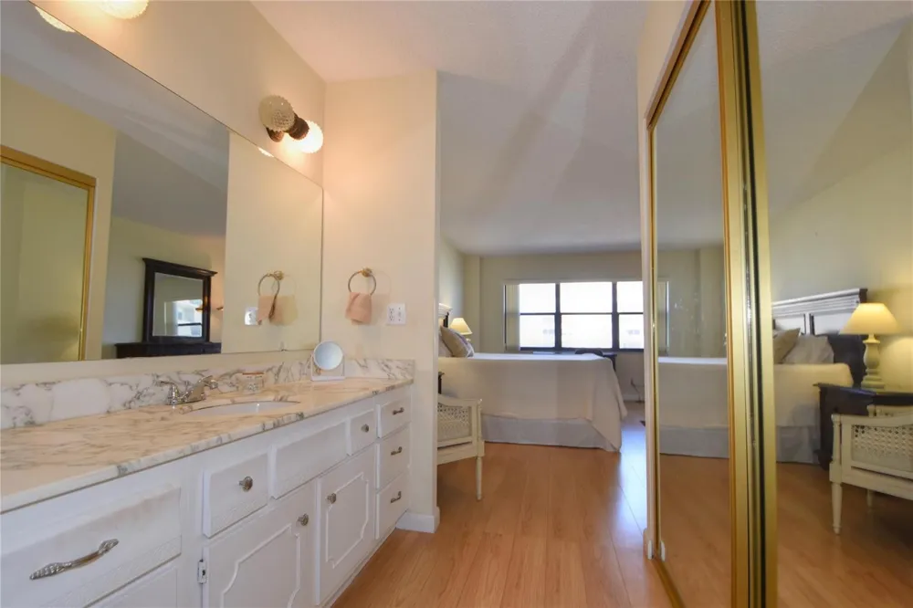 5100 OCEAN BOULEVARD #1004 Lauderdale By The Sea, FL 33308