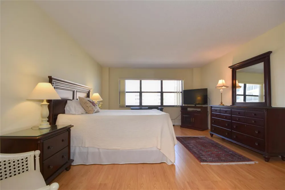 5100 OCEAN BOULEVARD #1004 Lauderdale By The Sea, FL 33308