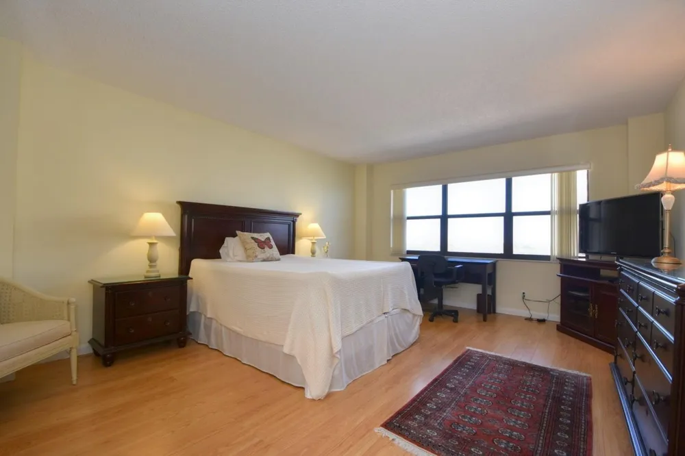 5100 OCEAN BOULEVARD #1004 Lauderdale By The Sea, FL 33308