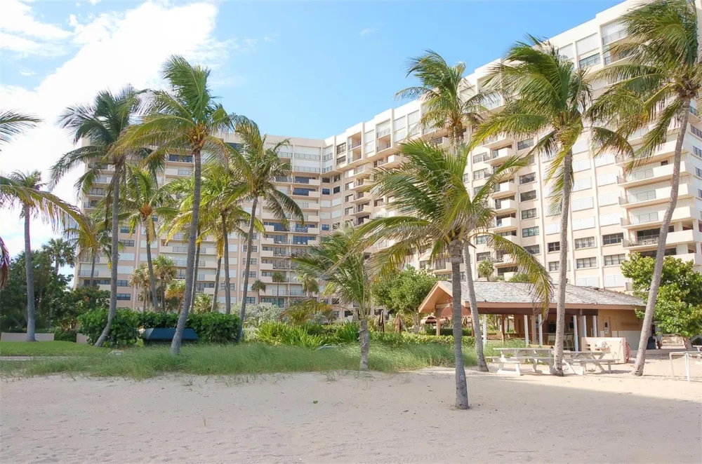 5100 OCEAN BOULEVARD #1004 Lauderdale By The Sea, FL 33308
