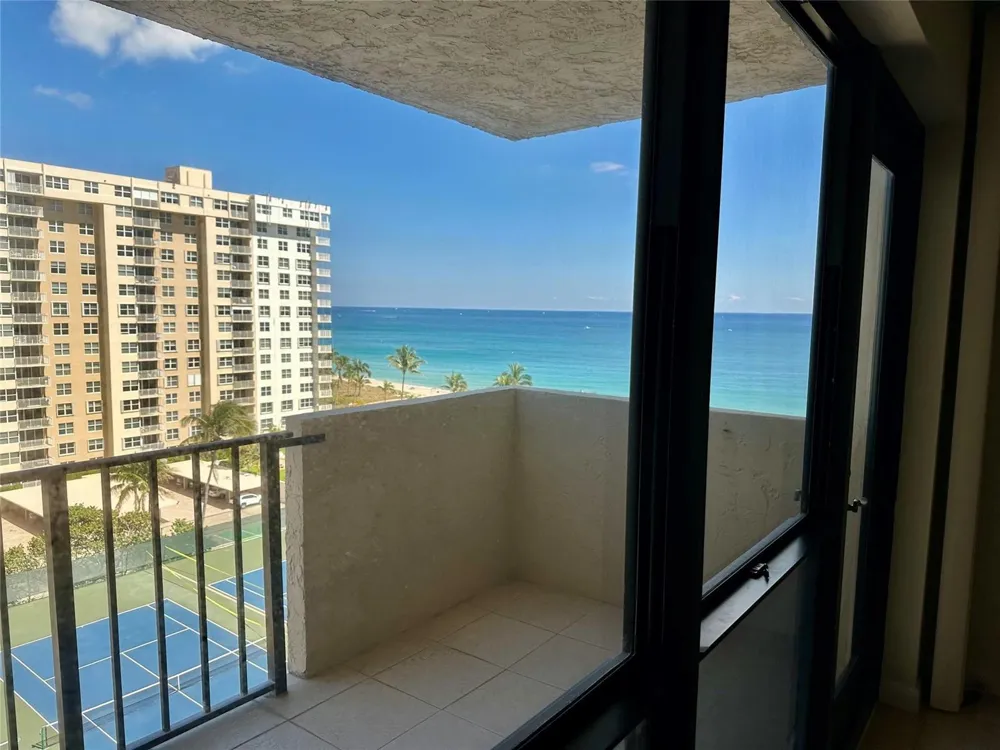5100 OCEAN BOULEVARD #1004 Lauderdale By The Sea, FL 33308