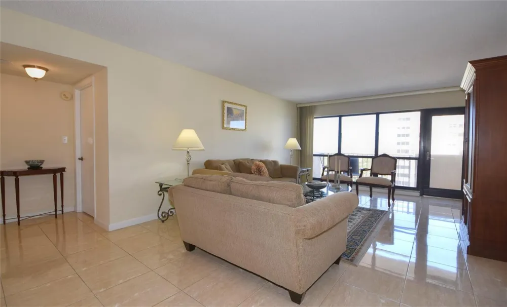 5100 OCEAN BOULEVARD #1004 Lauderdale By The Sea, FL 33308