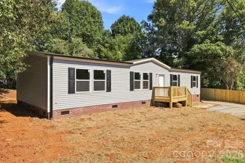 1028 Dorset Lane