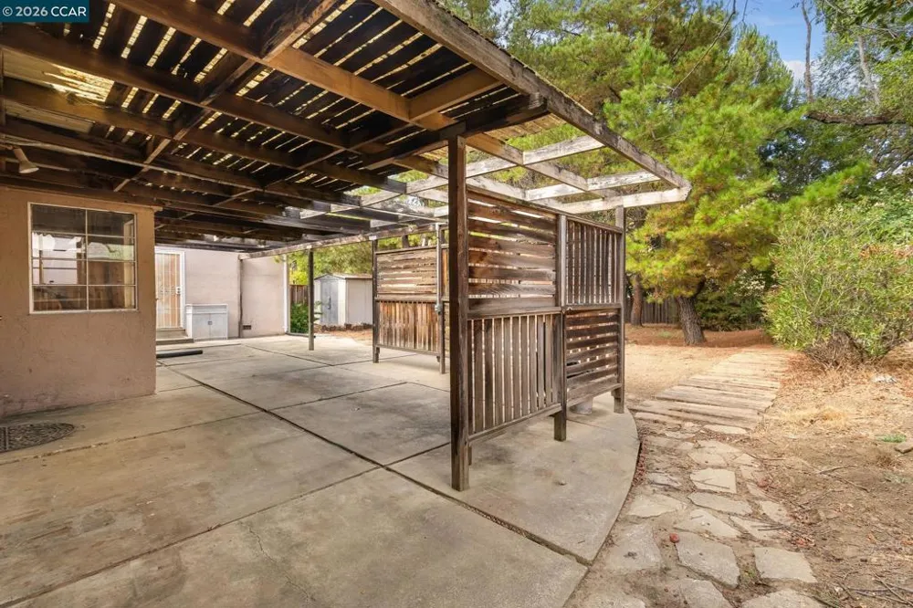 5613 Likins Ave Martinez, CA 94553