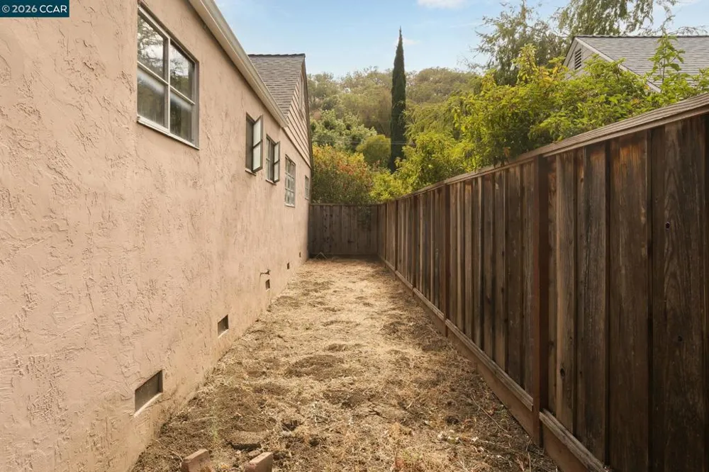 5613 Likins Ave Martinez, CA 94553