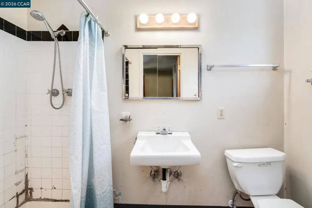 5613 Likins Ave Martinez, CA 94553