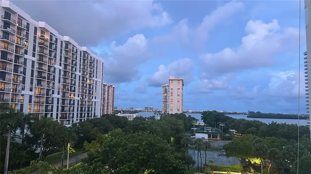 11111 Biscayne Blvd #6E Miami, FL 33181