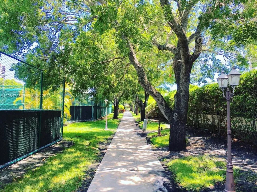 11111 Biscayne Blvd #6E Miami, FL 33181
