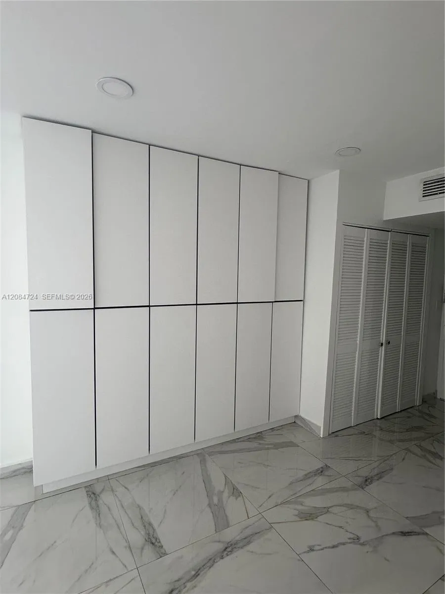 11111 Biscayne Blvd #6E Miami, FL 33181
