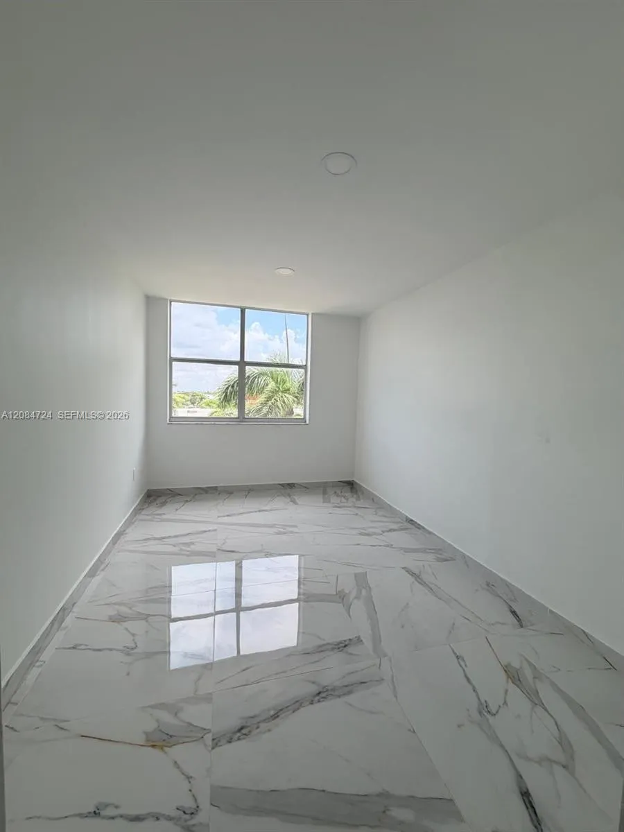 11111 Biscayne Blvd #6E Miami, FL 33181