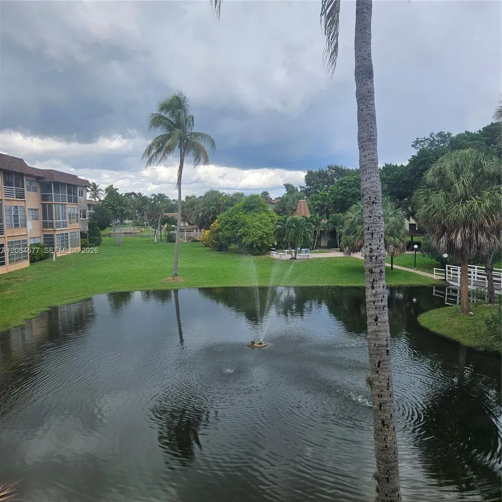 5021 W Oakland Park Blvd #204 Lauderdale Lakes, FL 33313