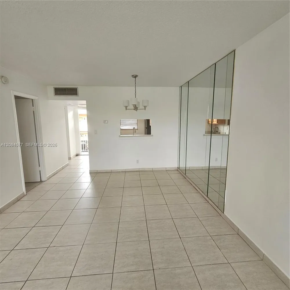 5021 W Oakland Park Blvd #204 Lauderdale Lakes, FL 33313