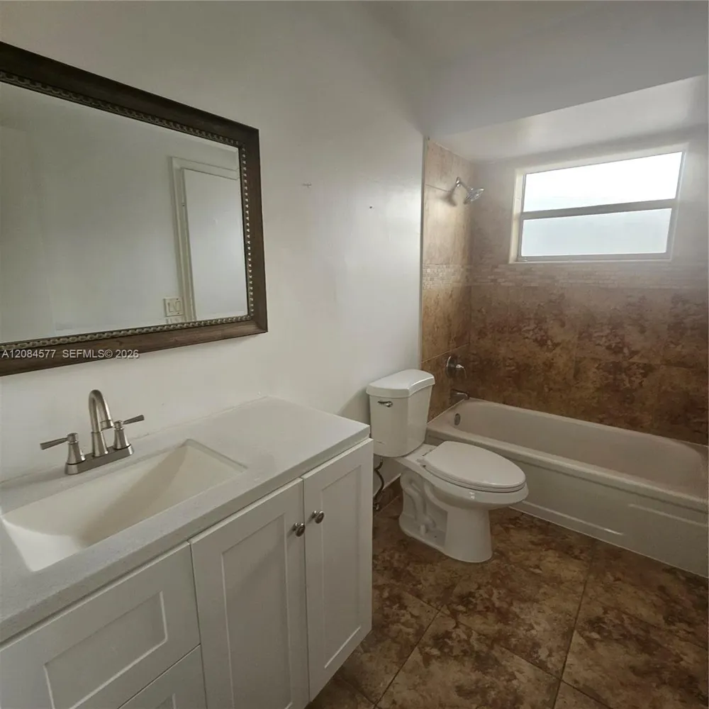 5021 W Oakland Park Blvd #204 Lauderdale Lakes, FL 33313