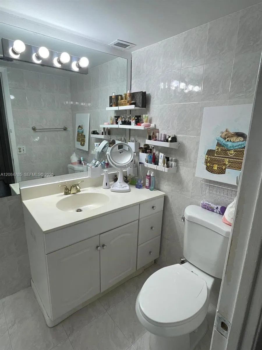2750 NE 183rd St #1707 Aventura, FL 33160