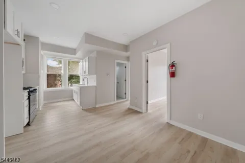 59 Henry St #B3 Unit B3