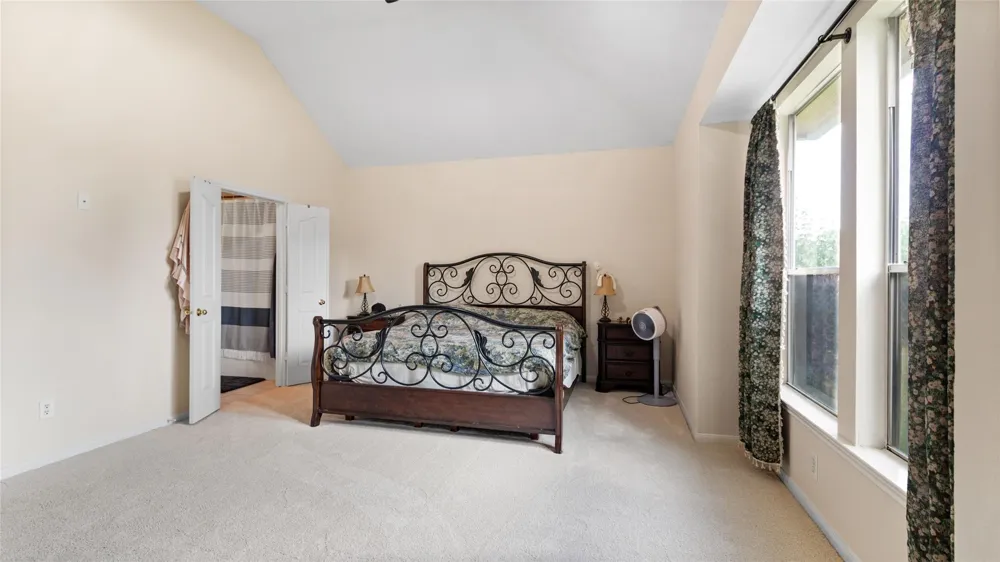 111 County Road 932 Alvin, TX 77511