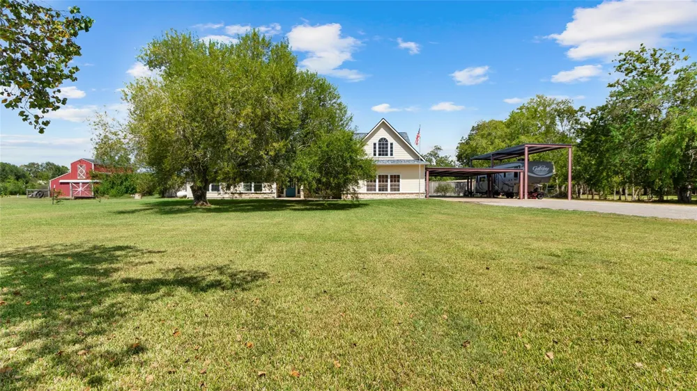 111 County Road 932 Alvin, TX 77511