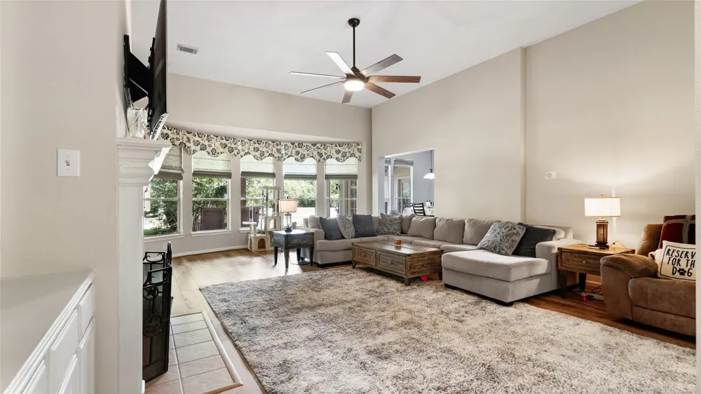 111 County Road 932 Alvin, TX 77511