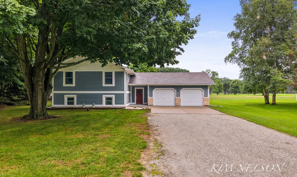 5280 Scenic Drive Whitehall, MI 49461
