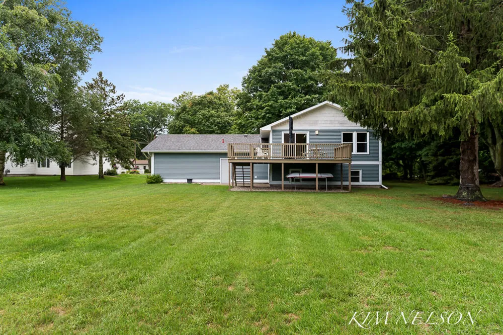 5280 Scenic Drive Whitehall, MI 49461
