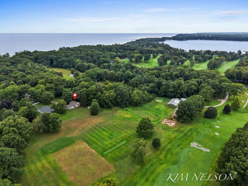 5280 Scenic Drive Whitehall, MI 49461