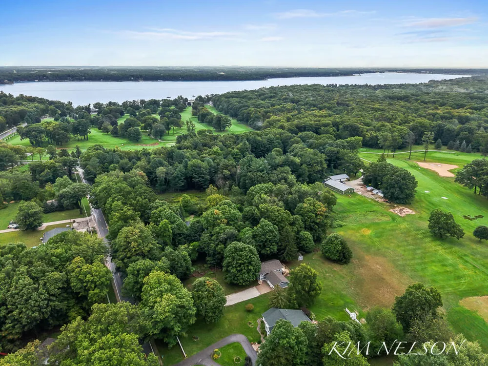 5280 Scenic Drive Whitehall, MI 49461