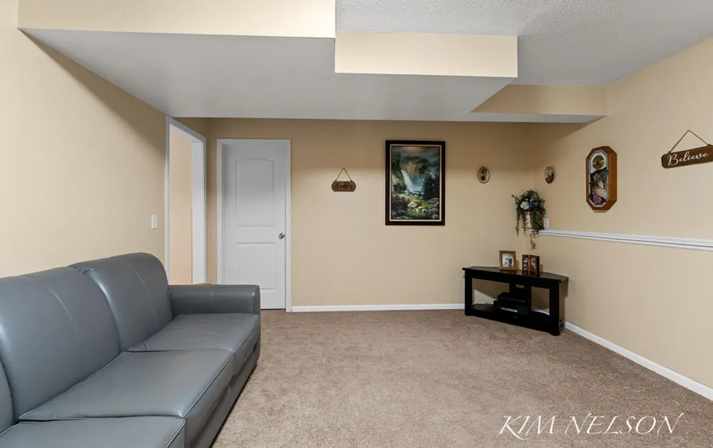 5280 Scenic Drive Whitehall, MI 49461