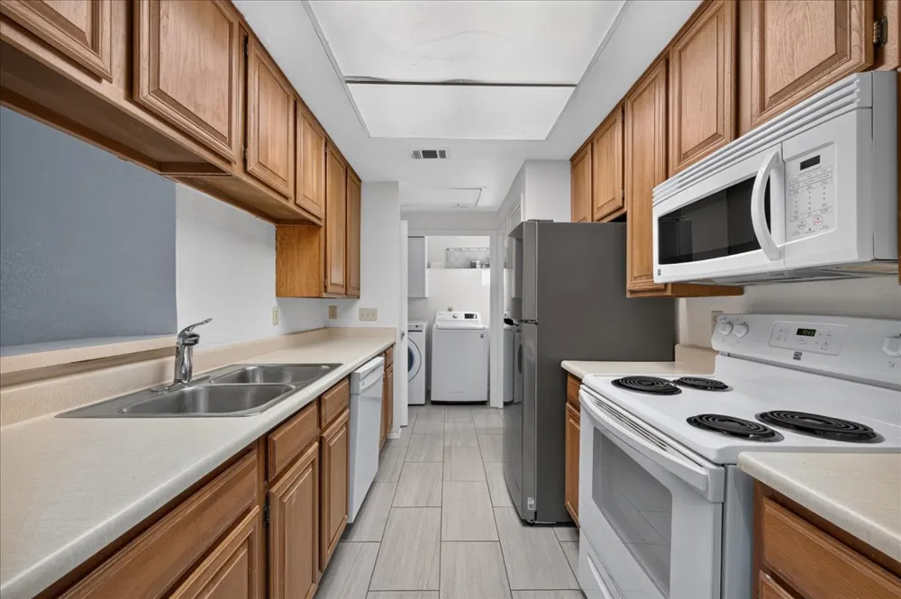 806 W 24th Street #217 Austin, TX 78705