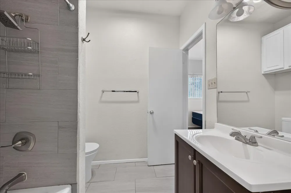 806 W 24th Street #217 Austin, TX 78705