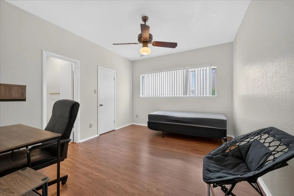 806 W 24th Street #217 Austin, TX 78705