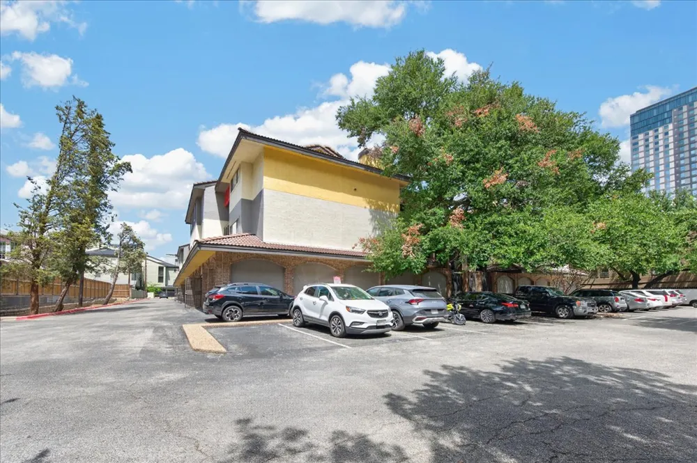 806 W 24th Street #217 Austin, TX 78705